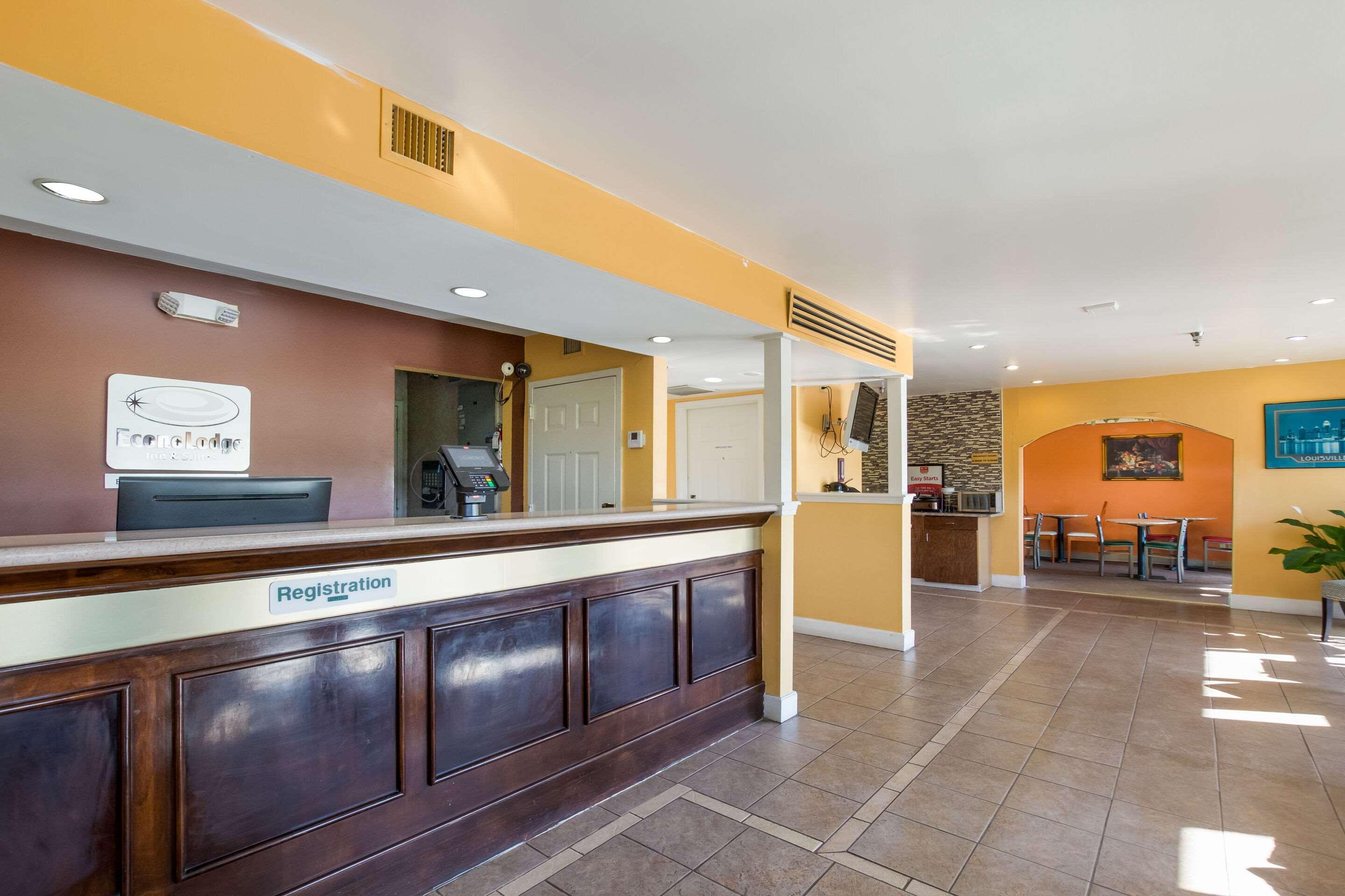Econo Lodge Inn & Suites I-65 Brooks Exterior foto